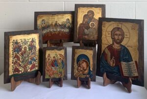 ICONE SERIGRAFATE SU TAVOLA DI LEGNO A  BORDI INTAGLIATI