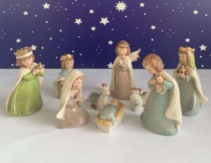 Presepe in porcellana 9 pezzi cm 13