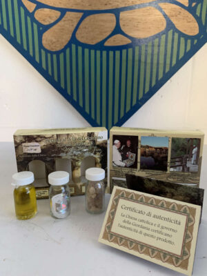 Kit con olio di oliva 6 ml, Acqua Santa del fiume Giordano  9 ml, incenso 5 gr.