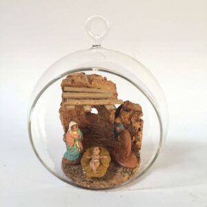 Sfera in vetro cm. 10x9 con presepe  Terracotta Napoletano, dipinto a mano